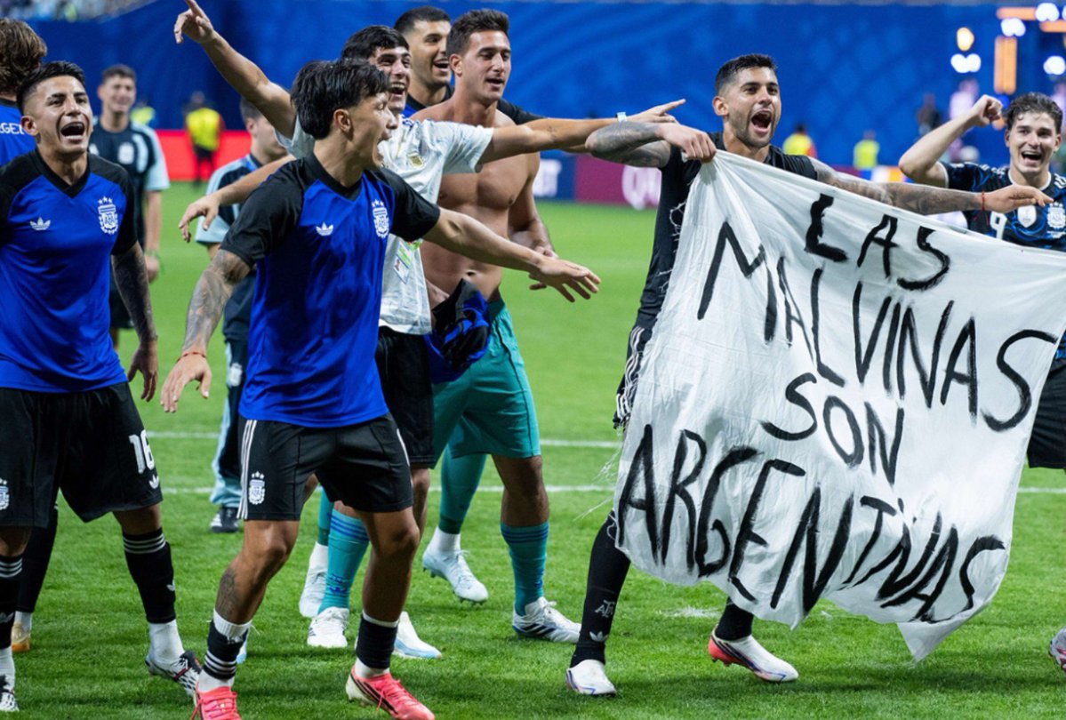 unatontautil's tweet photo. Cultura pop de México / Cultura pop de Argentina https://t.co/9u1cLwg7yd