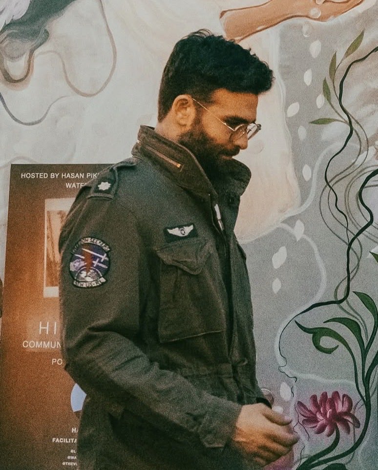 aashlyan's tweet photo. @hasanthehun Hiii chat https://t.co/hAxP488R5X