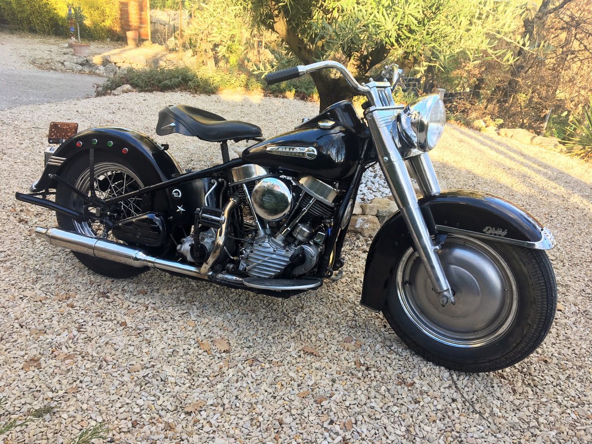 Moto_History's tweet photo. The 1949 Harley Davidson Panhead Hydraglide began moving the big bikes towards touring motorcycles.  #harleydavidson  #panhead  #americanvtwinmotorcycles  #touringmotorcycles  #ohvvtwinengines https://t.co/8pHZLqIbQh
