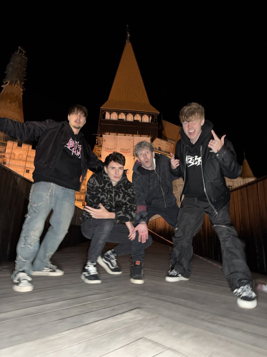 XPLRHighlights's tweet photo. Hellweek Episode 1 is out now. Corvins Castle Feat Dan and Phil https://t.co/NLB9qzthO2