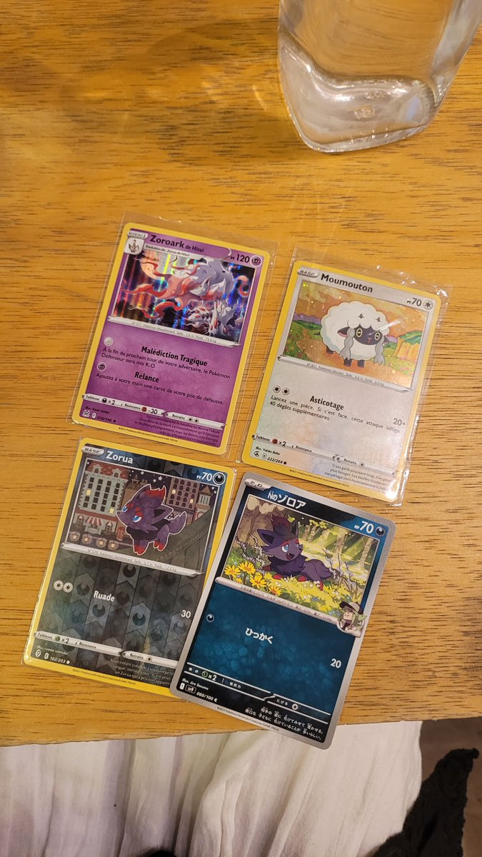 _rattlessnake's tweet photo. mais j'ai grave menti j'ai recommencé en août 2025 MDR avec les cartes que Corentin m'avait offertes + celles que j'avais trouvées à book off https://t.co/8HlXTmUkLe