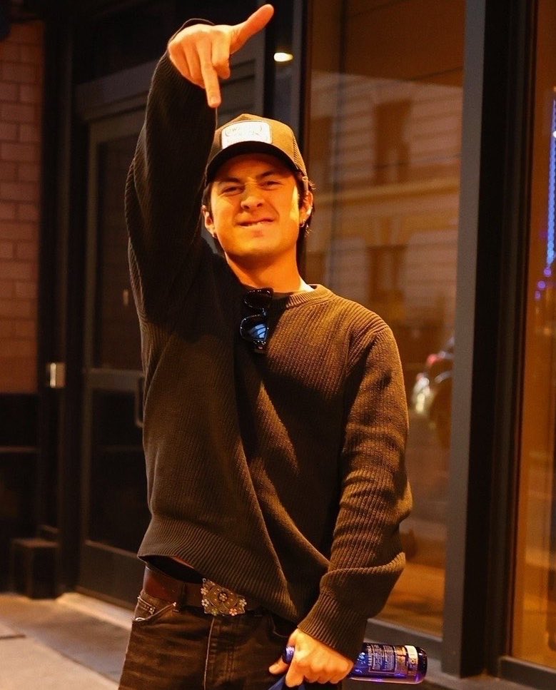 hudnose's tweet photo. it’s him and that flower belt against the world https://t.co/LHwVCOxp75