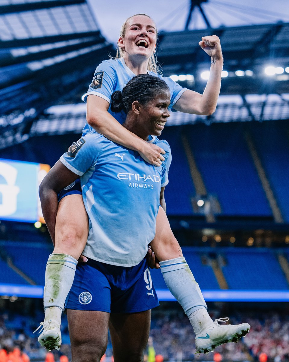 ManCityWomen's tweet photo. Five matches in to the @BarclaysWSL season ⤵️

Lauren Hemp: ⚽️⚽️⚽️⚽️🅰️🅰️
Bunny Shaw: ⚽️⚽️⚽️⚽️⚽️🅰️

On fire 🔥 https://t.co/MHgKsuLuD0