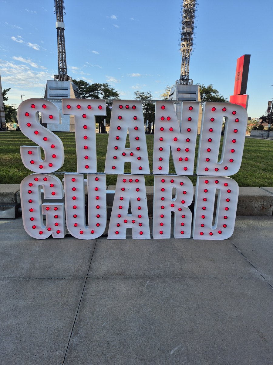 aeriknowsball_'s tweet photo. who up standing they guard https://t.co/0A6sOrn1aQ
