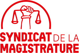 LouFrance75's tweet photo. Syndicat de la magistrature ? syndicat d'extrême gauche

Présidé par Judith Allenbach.
Payée en tant que magistrat entre 4 000 et 5000 euros/ d'ARGENT PUBLIC !
Et comme elle dirige le syndicat de la magistrature, elle n'a aucune diminution de salaire, les semaines où elle ne travaille pas en tant que magistrat