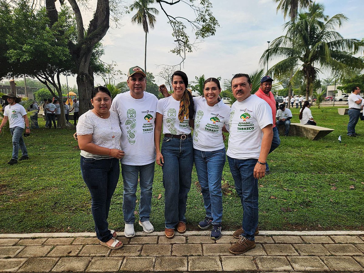 ElHeroicoDiario's tweet photo. #LODEHOY 🔵 CANACO CÁRDENAS PRESENTE
➡️ La Canaco #Cárdenas presente en la Jornada Estatal de Reforestación, en la Unidad Deportiva Domingo Colín, de aquí de Cárdenas, donde el lider empresarial Josefino Rodriguez Hernandez destacó la importancia de reverdecer a #Tabasco. https://t.co/7FR7ZuPS73