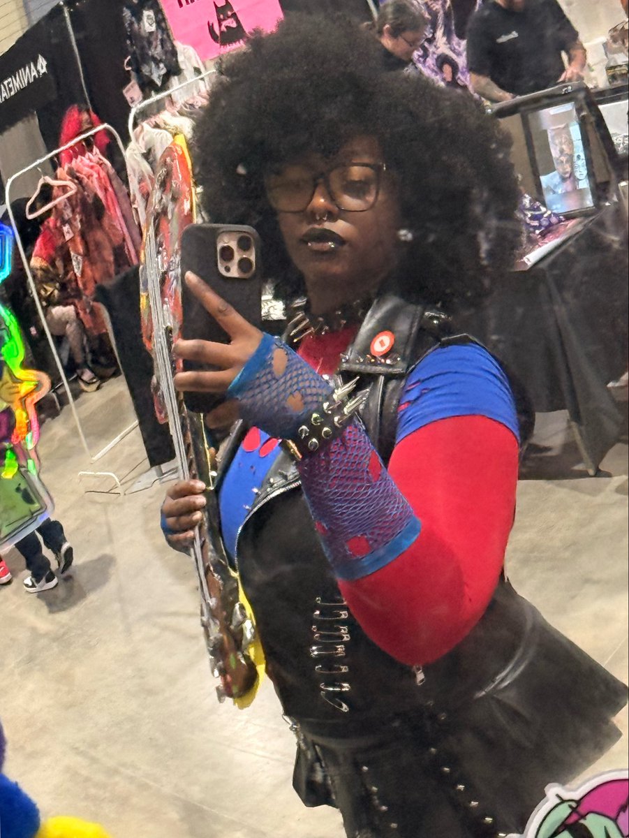 genjanae's tweet photo. if you don't shut your mouth, ima shut it for you! PUNK! 👊🏾 https://t.co/l5XHFnBPAE