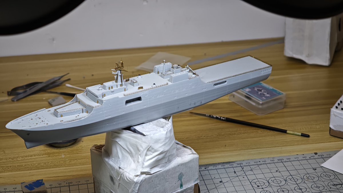 SHOKAKU_NANODAA's tweet photo. [1/700 Type 071 LPD WIP]

Install the remaining parts; this concludes the hull construction process.

#scalemodel  #shipmodel #艦船模型 #scalemodelling #scalemodeling https://t.co/UxgBnzsDZE
