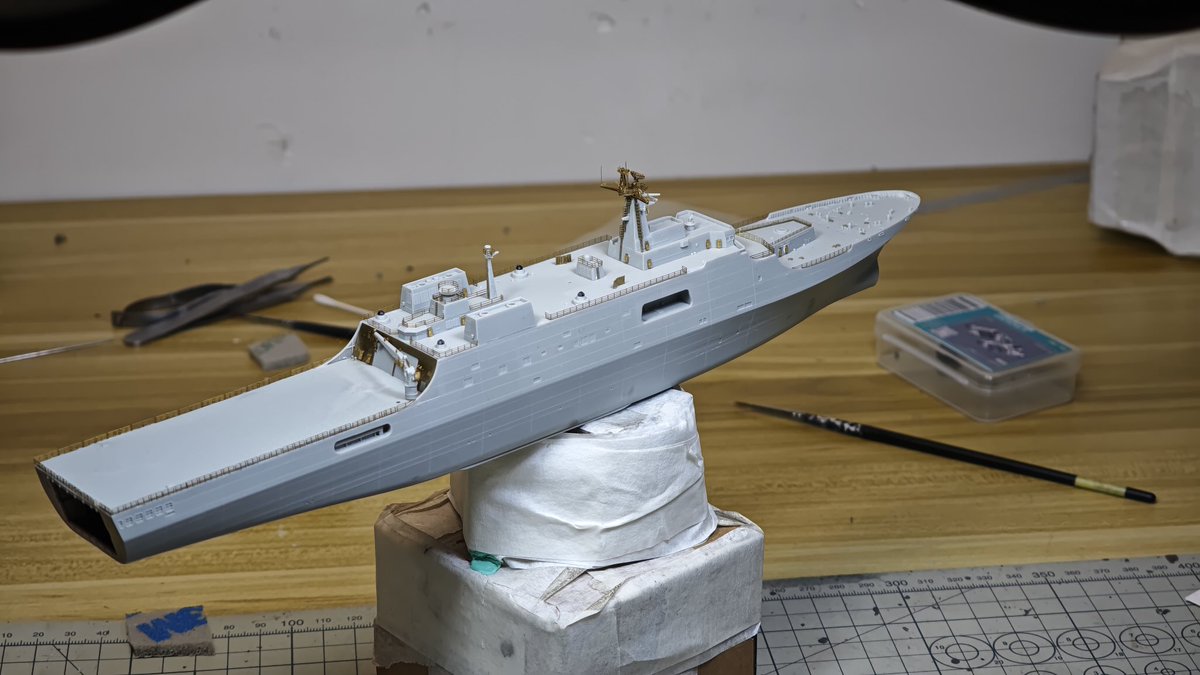 SHOKAKU_NANODAA's tweet photo. [1/700 Type 071 LPD WIP]

Install the remaining parts; this concludes the hull construction process.

#scalemodel  #shipmodel #艦船模型 #scalemodelling #scalemodeling https://t.co/UxgBnzsDZE