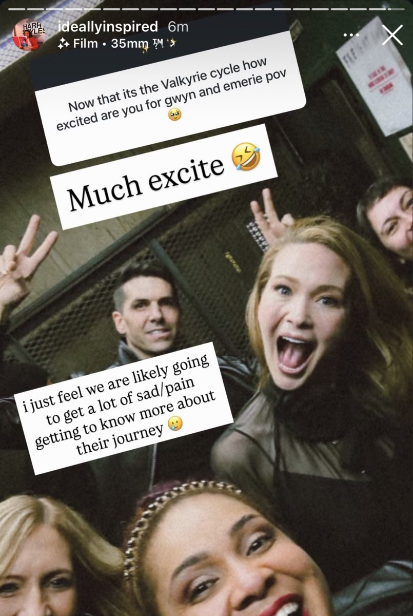 bookdragon_z's tweet photo. Omg?! 
Steph practically confirming Gwyn and Emerie pov is coming our way,but pls tell me how a valkyrie cycle isn't about the Valkyries 💀

(Her choice of background photo for this reply is also so telling 🤭) https://t.co/GwKyijzZkK