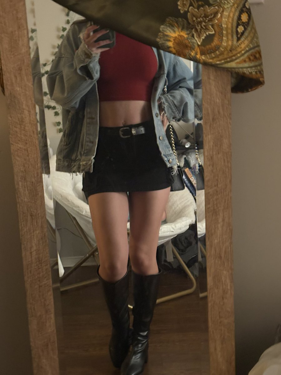 MakeMe_Pur's tweet photo. Looking cute for the bar last night, who’s going to reimburse my drinks? 

🏁❤️💋

#shortskirt #jeanjacket #leatherboots #kneehighboots #sexy #baroutfit #ootd #fashion #findom #paypig #reimburse #buymydrinks #thickthighs #young #universitystufent #spoilme https://t.co/n6Pxw4U5uR