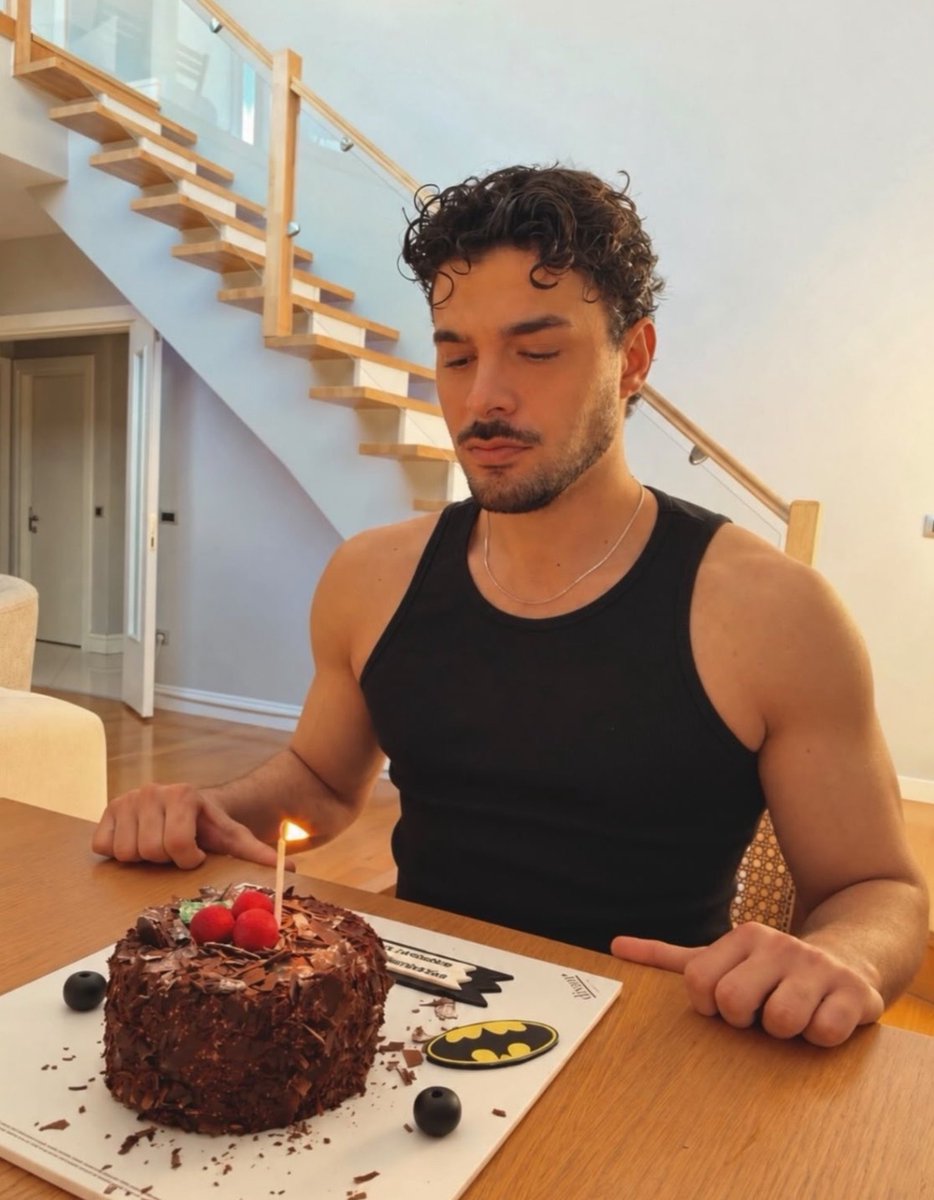 BahAr292647's tweet photo. hmmmmm 🥵
#HalitÖzgürSarı https://t.co/vtygpkvLXt