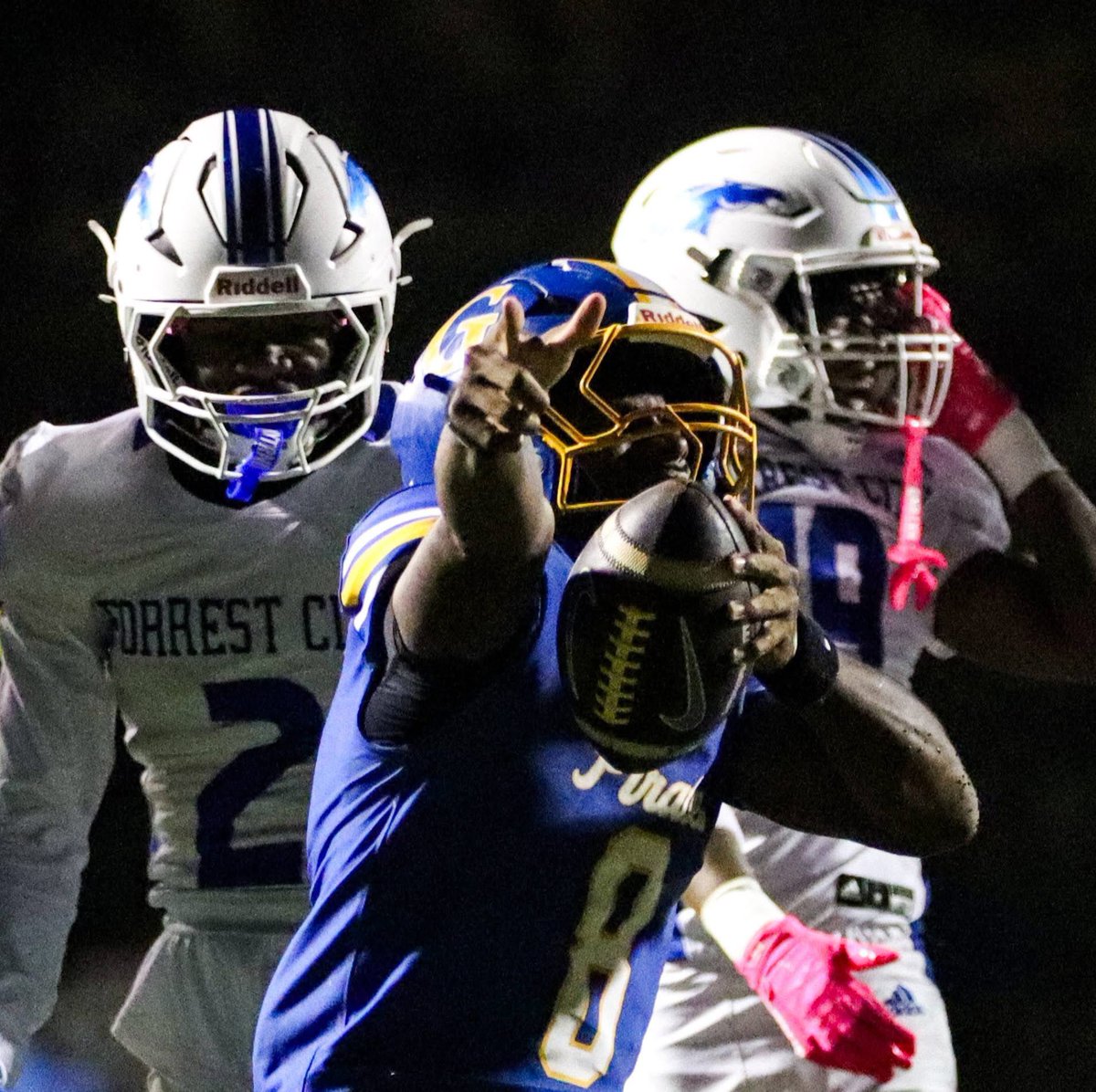 jamar_allen8's tweet photo. rushed for 228 friday with 2 touchdowns!! big win over forrest city! @CoachCSmithBHS @AlanCross__ @mason_woods600 @Chedda_Mac  @mylanb90 https://t.co/xfCu6ljtZ3