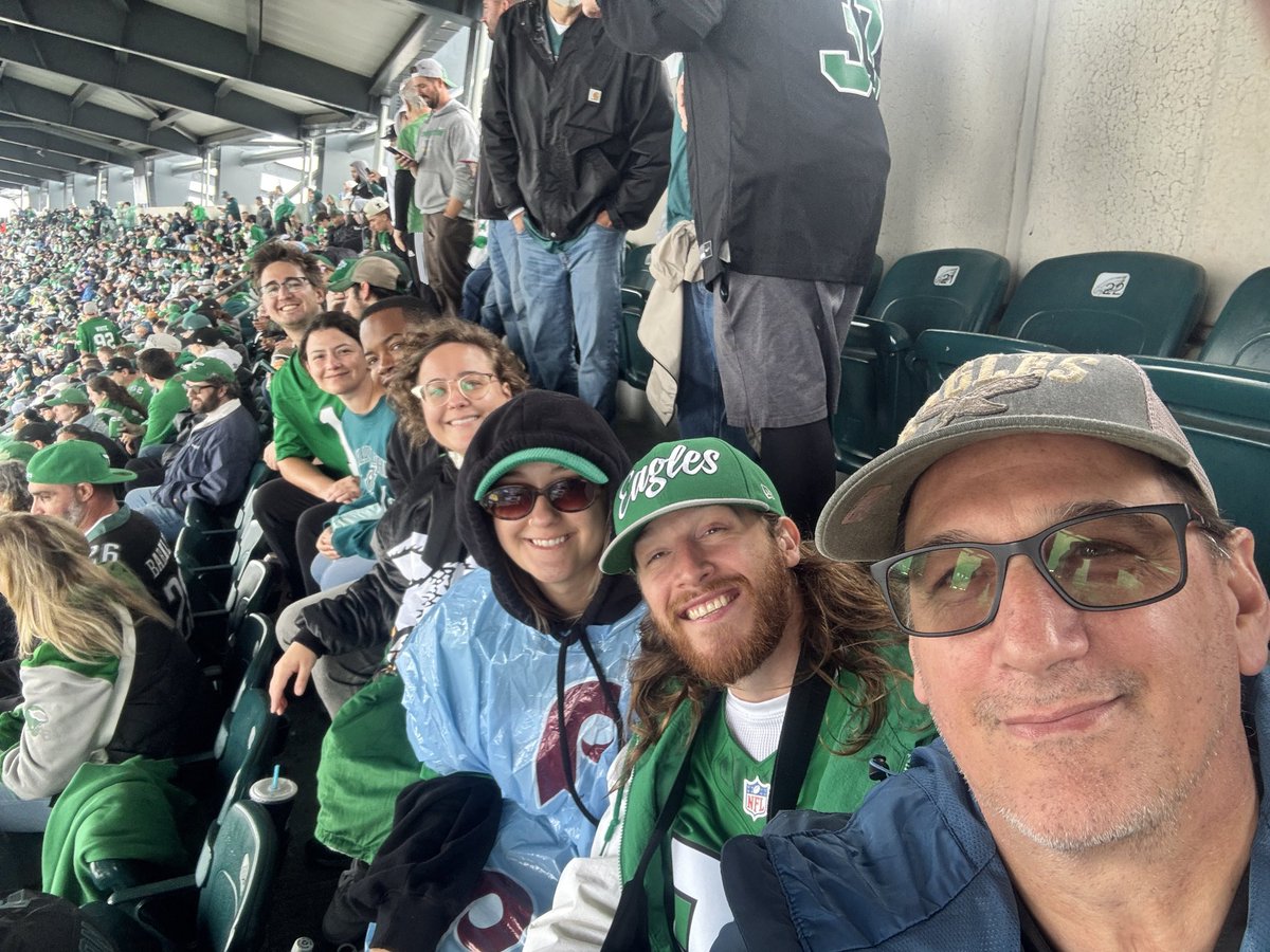 daddyboo62's tweet photo. 2026 Annual family Eagles game.
Go Birds 🦅 https://t.co/2CQ9pYnNZC