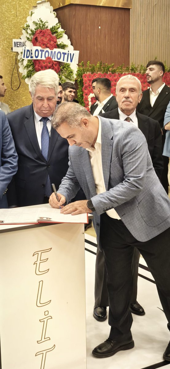 SansiHuseyin's tweet photo. Salih ve Fatma kardeşlerimizin en mutlu günlerine ortak olduk, nikâhlarına şahitlik ettik.

Rabbim kurdukları yuvayı sevgi, huzur ve bereketle daim eylesin. Genç çiftimizi ve kıymetli ailelerini tebrik ediyor, bir ömür boyu mutluluklar diliyorum.

Allah mesut etsin. https://t.co/MeCQnwgYs9