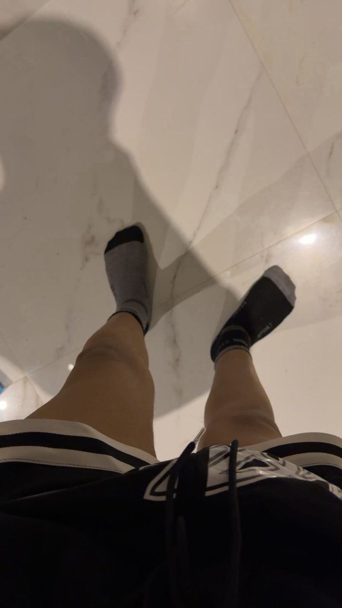 geyv17's tweet photo. اجلطوني بلخاص🫦🤭 https://t.co/NjWZyTqM2C
