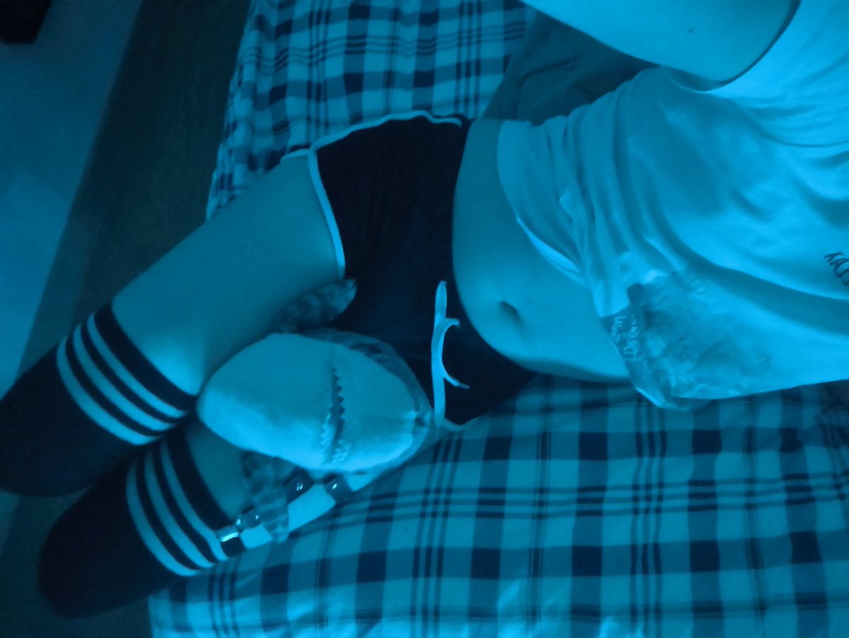 Neexy02's tweet photo. There’s room for one more
#femboy #tummy #thigh #shark https://t.co/OGIyXsuWZJ