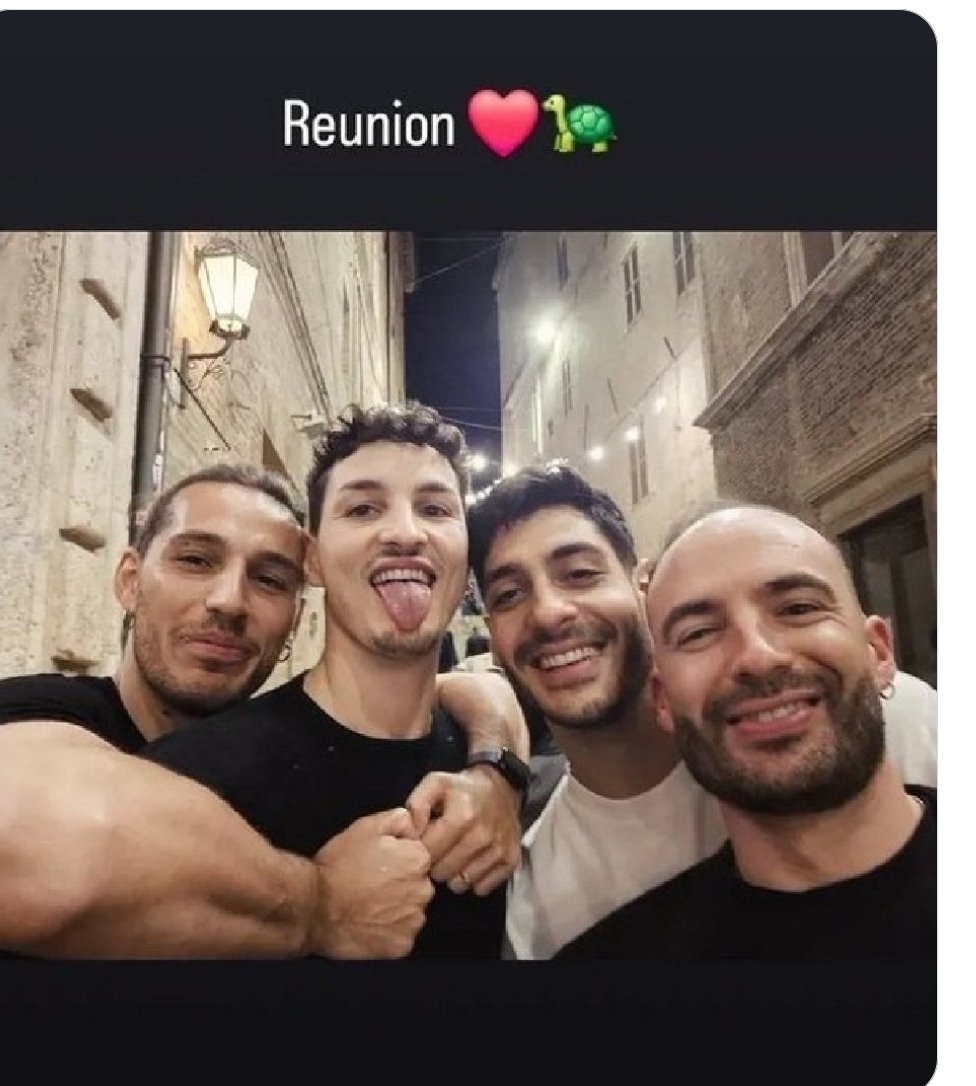 Elisa64292751's tweet photo. #JavierMartinez
Gli Amici di una Vita che sono
 la sua Famiglia.
Macerata
🤍 https://t.co/vjI7TQWeeE