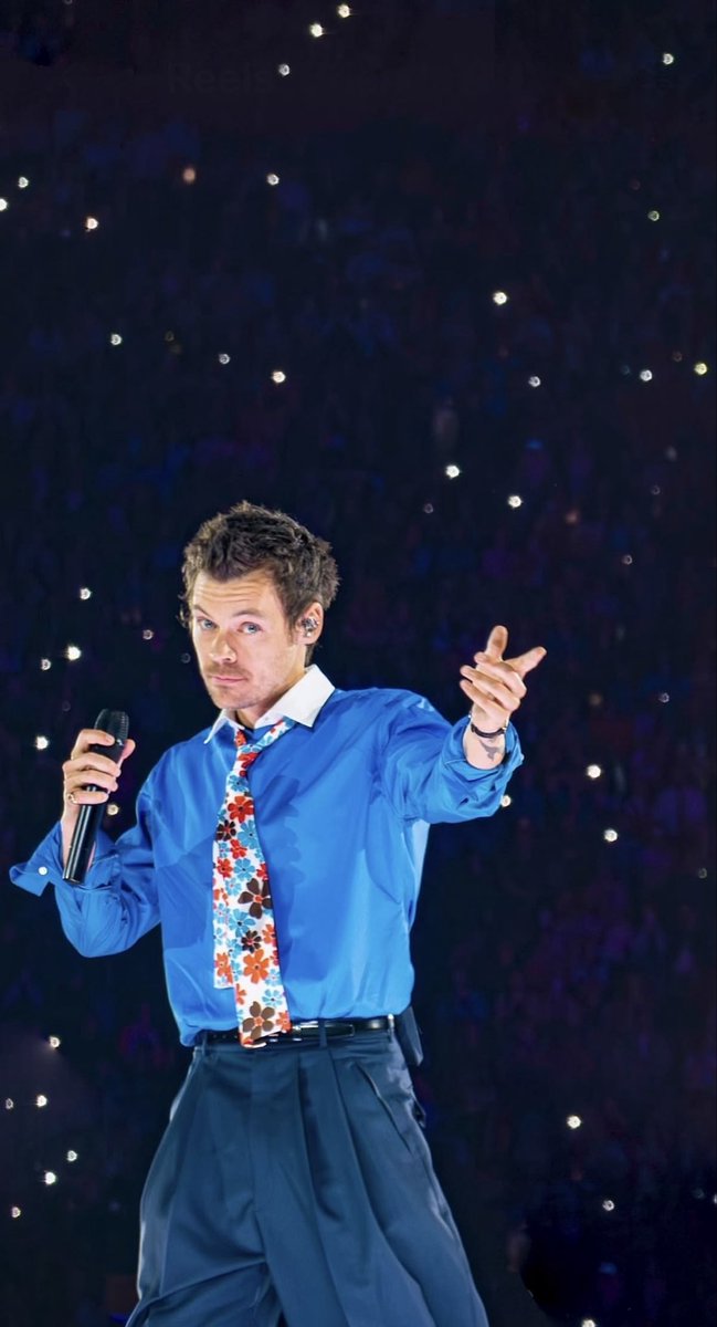 MichelleV0298's tweet photo. I’m selling two tickets for Harry Styles at the MSG on October 28th, at the same price I bought them, they are located at section 106, row 10. 

#harrystyles #madisonsquaregarden #harryween #fyp #TogetherTogetherNewYorknight #togethertogethertour #onedirection https://t.co/ACVAxV1JZ5