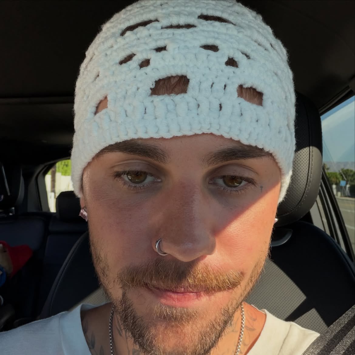 flatlineuhl's tweet photo. precioso justin usando el gorrito de crochet q compró en parque centenario https://t.co/iOr2QIiG9h