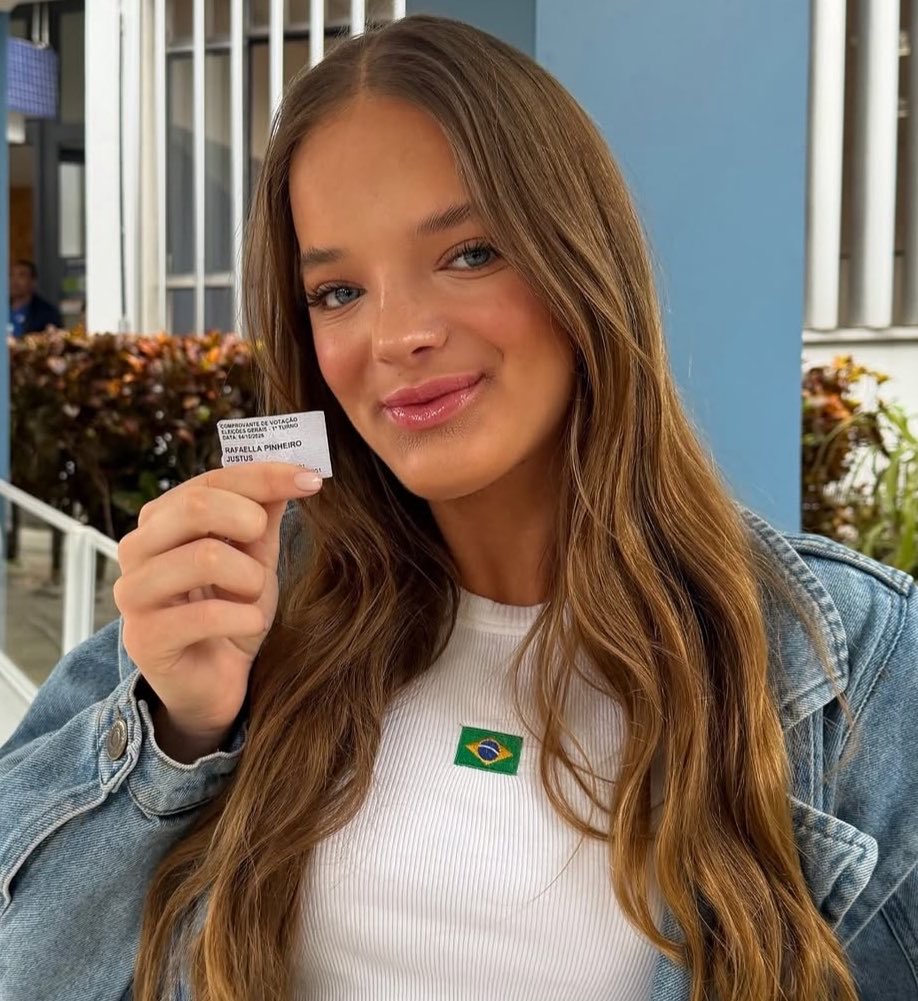 PortalBabados's tweet photo. 🚨Rafa Justus compartilha que votou pela primeira vez “Primeiro voto da vida  🇧🇷 bom demais poder fazer parte De uma escolha que importa tanto!” 👀 https://t.co/jGduifEFBY