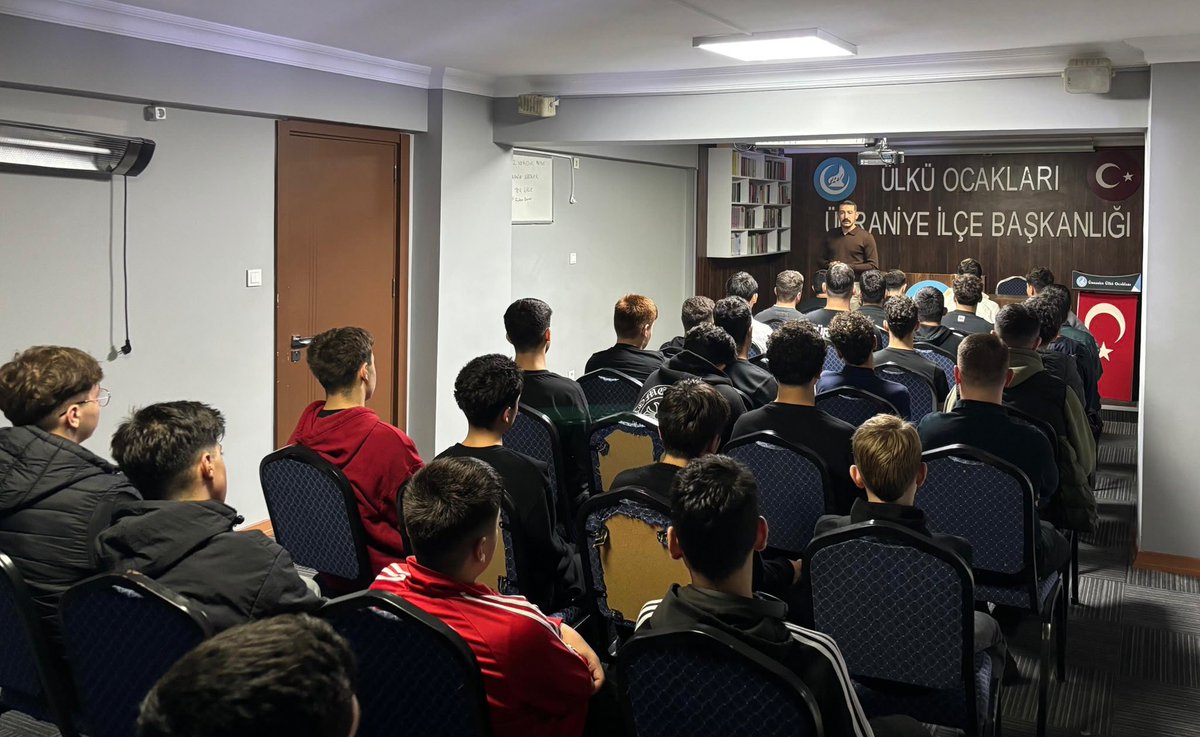 Ulku_Ocaklari's tweet photo. 📚Ülkü Ocakları Güz Dönemi Haftalık Seminerlerimiz Türkiye’nin dört bir yanında yoğun katılımlarla devam ediyor. 

Bu hafta gerçekleştirilmiş olan seminerlerimizin konu başlıkları:

•  Başbuğ Alparslan Türkeş'in Hayatı
•  Büyük Türk Din Bilgini Maturidi'nin Temel Görüşleri ve Ahlak Anlayışı