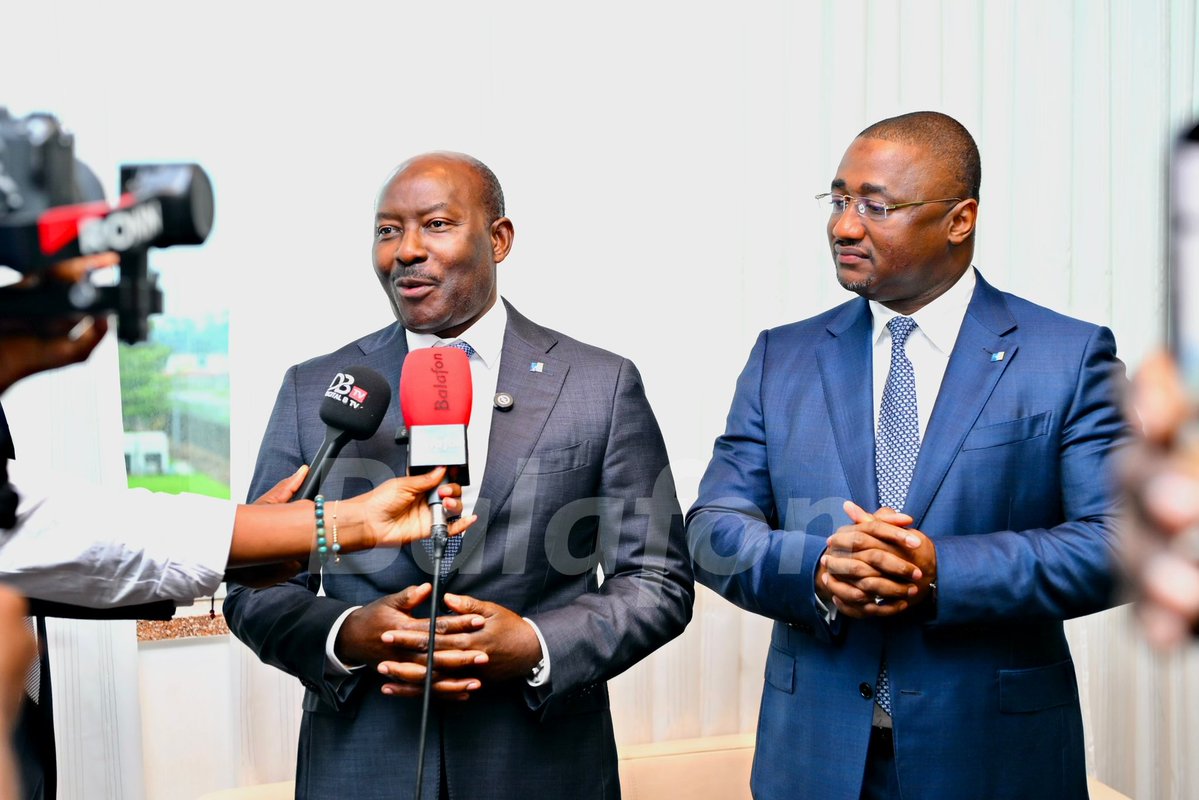 radio_balafon's tweet photo. Henri-Claude Oyima est arrivé ce dimanche à Yaoundé.
Il entame au Cameroun une séquence d’échanges autour de la 2e phase de l’Appel public à l’épargne de BGFI Holding Corporation.
Rendez-vous aux Investor Meetings :
Yaoundé, 5 octobre — Hilton  
Douala, 6 octobre — K Hotel https://t.co/W0bcskqX9J