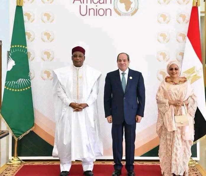 NigerMarche's tweet photo. À El #Alamein, SE Issoufou Mahamadou, Champion de la #ZLECAf, appelle à accélérer l’intégration économique africaine : commerce intra-africain, investissements, corridors, commerce numérique et mobilisation des ressources pour financer le développement du continent.
#Afrique #UA https://t.co/Gnz5TEmuop