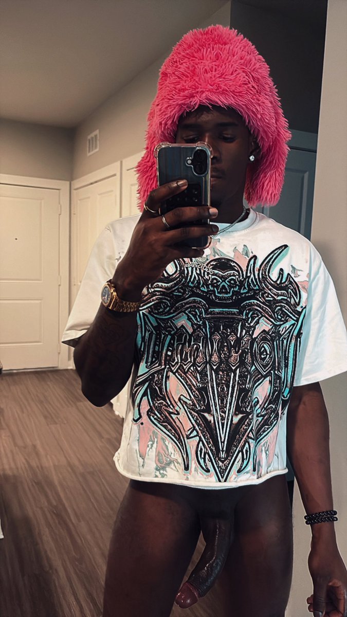 jsgotswagz's tweet photo. That curve⚠️ https://t.co/URLD8aEc38