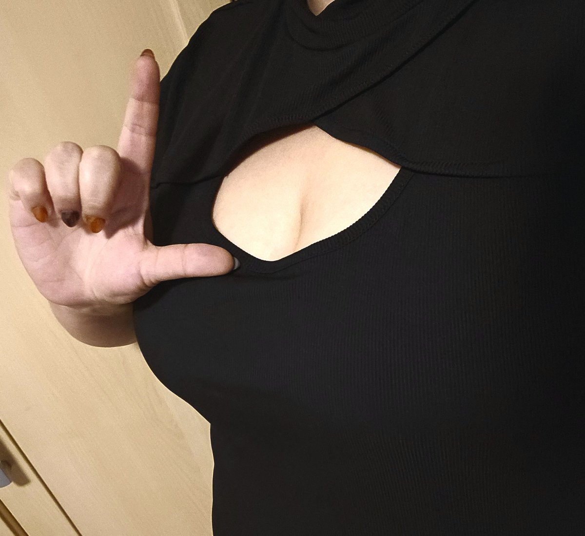 _GoddessVeya's tweet photo. Gute Jungs senden einfach, ohne zu fragen.

#Findom #Tribute #Cashcow https://t.co/oGptHGPG4A