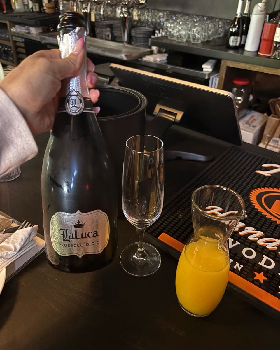 JUHIIOR's tweet photo. One of those mornings. Who doesn’t love a brunch date? https://t.co/4aESRyxaUT
