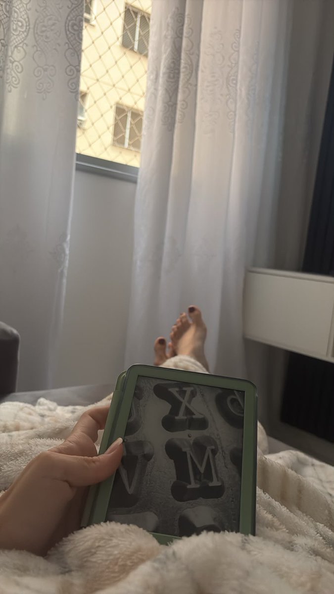 raqueltopia's tweet photo. domingo chuvoso 💚 https://t.co/Ofk8YMCEjd