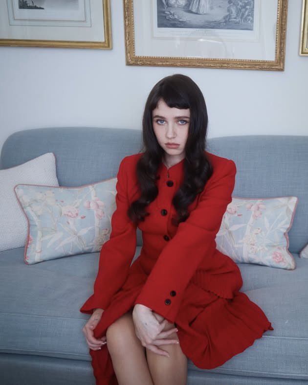 PopCrave's tweet photo. Clairo shares new photos to Tinashe’s “Crash Out.” https://t.co/dOfDzijYZi