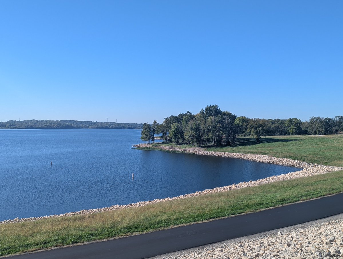 NEhrnman's tweet photo. #longviewlake #cycling https://t.co/iYcZpa4db5