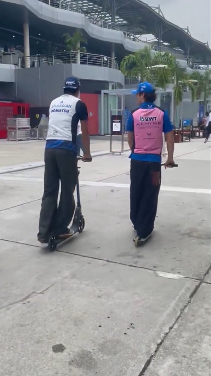 Francou_Landouu's tweet photo. Los hermanos de Williams ellos jsjsjssjjsjjsjs mi franlex https://t.co/XhFYR82057