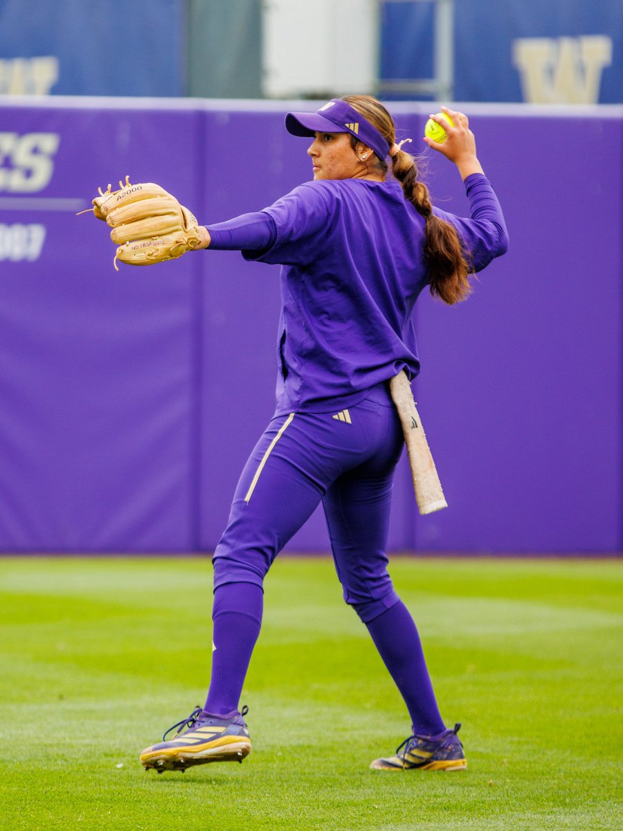 UWSoftball's tweet photo. Locked in 🔒 https://t.co/0rquJhr7SL