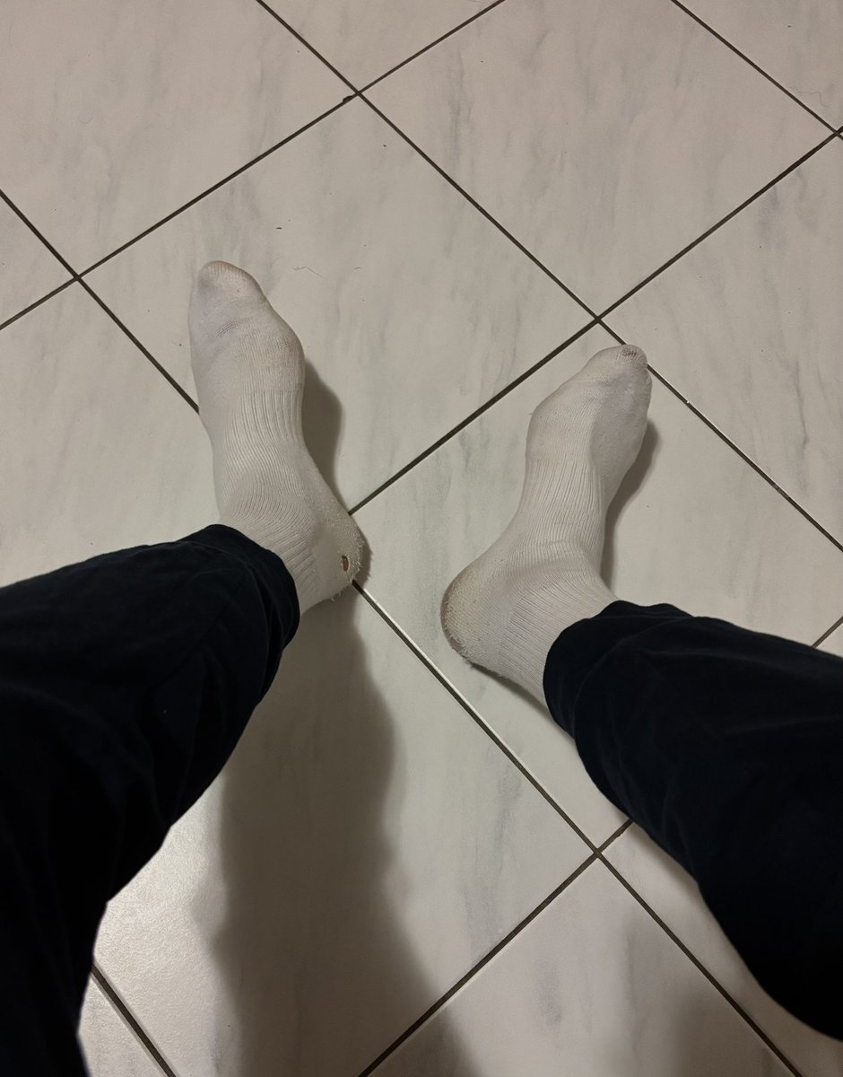 David_FeetDom's tweet photo. Gooning on filthy socks is the only thing you can aspire to

#findom #master #cashmaster #slave #moneyslave #drain @slave_here @MasterPromoAcc @master_italiani @HouseofMo_world https://t.co/TdqVKHswcG