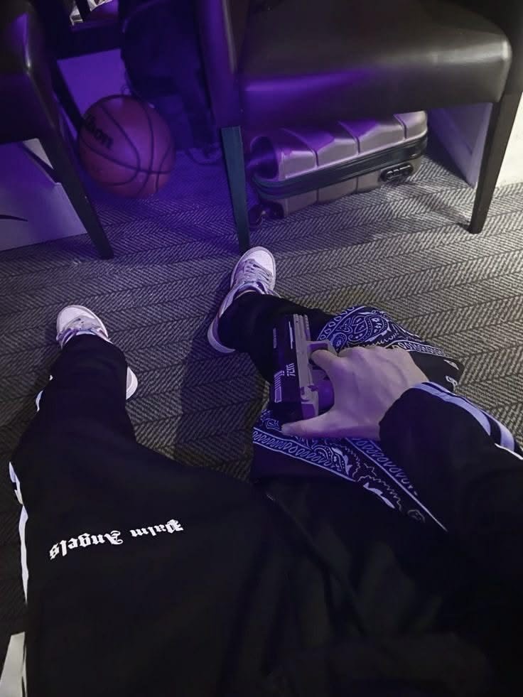 haight_ey3s's tweet photo. ㅤ𝐄ㅤ𝐘ㅤ𝐄ㅤ𝐒ㅤ|ㅤ𝐀𝐔ㅤ #Briego | 𝐎megaverse.
“𝐒i me muero, sigue tu camino, pero antes de irme, ahí nomás te encargo un hijo.”
“𝐏ero sobre el hijo, una buena practicada, pa' que salga bonito, con la nariz respingada.”
+ https://t.co/9NQlenTBkn