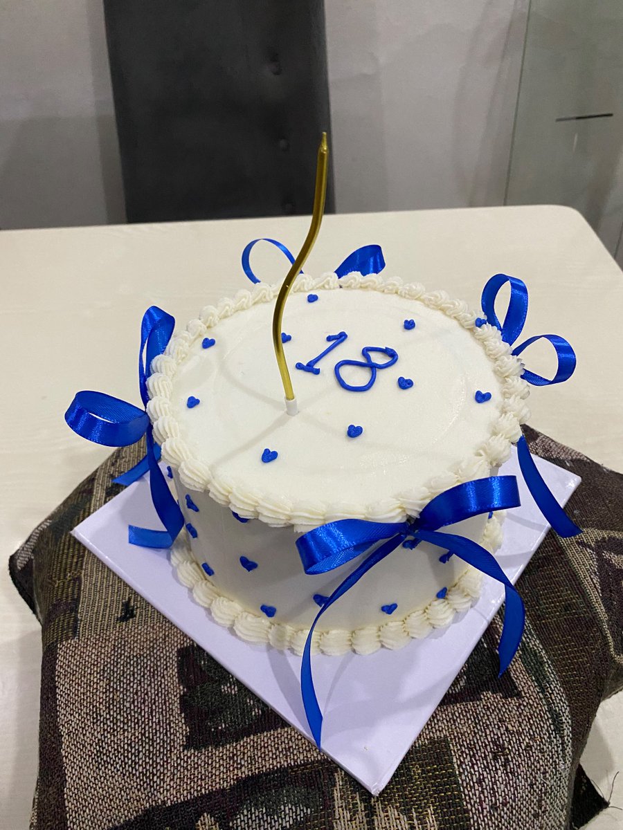 Thetasteofhaven's tweet photo. Blue and Cute for Nifemi 🤭😌💙 https://t.co/IanjibwNs0