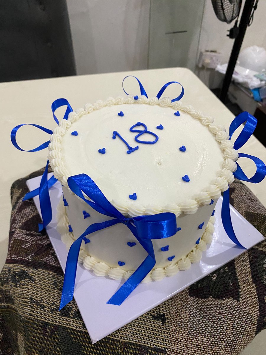 Thetasteofhaven's tweet photo. Blue and Cute for Nifemi 🤭😌💙 https://t.co/IanjibwNs0