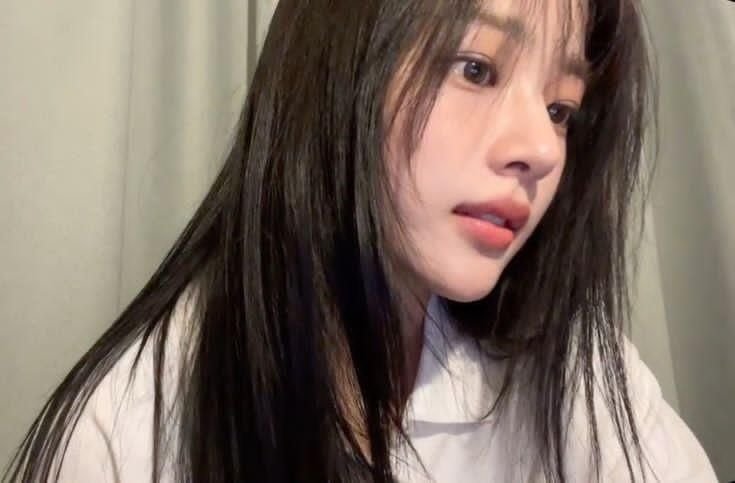 mimijeanzz's tweet photo. I love minji https://t.co/SYy6eOyrQE