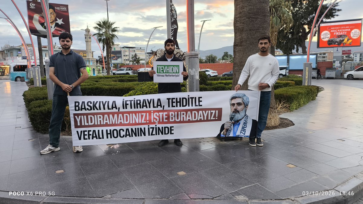 izmirfurkanh's tweet photo. İzmir Furkan Hareketi Gönüllüleri şehrin birçok yerinde hocasına ve kardeşlerine destek olmak için mücadele veriyor. 
Adalet için bekliyoruz, yürüyoruz, okuyoruz,basın açıklaması yapıyoruz ve hakkımızı meşru yollardan arıyoruz.

TürkiyeninBelamı Cübbeli
DinDüşmanı KomiteIşBaşında https://t.co/OKTA1lqfy1