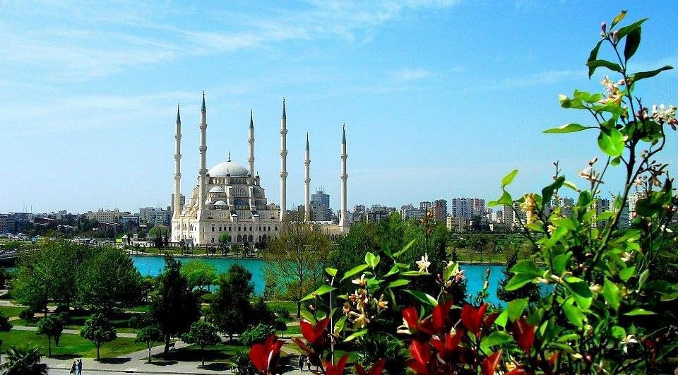 burhanbaycol's tweet photo. Geçmiş olsun güzel ADANA
RABBİM her türlü afetten ülkemizi muhafaza eylesin.🤲❤️‍🩹

#Deprem
#Sallandık https://t.co/Zr6o3ugl9K