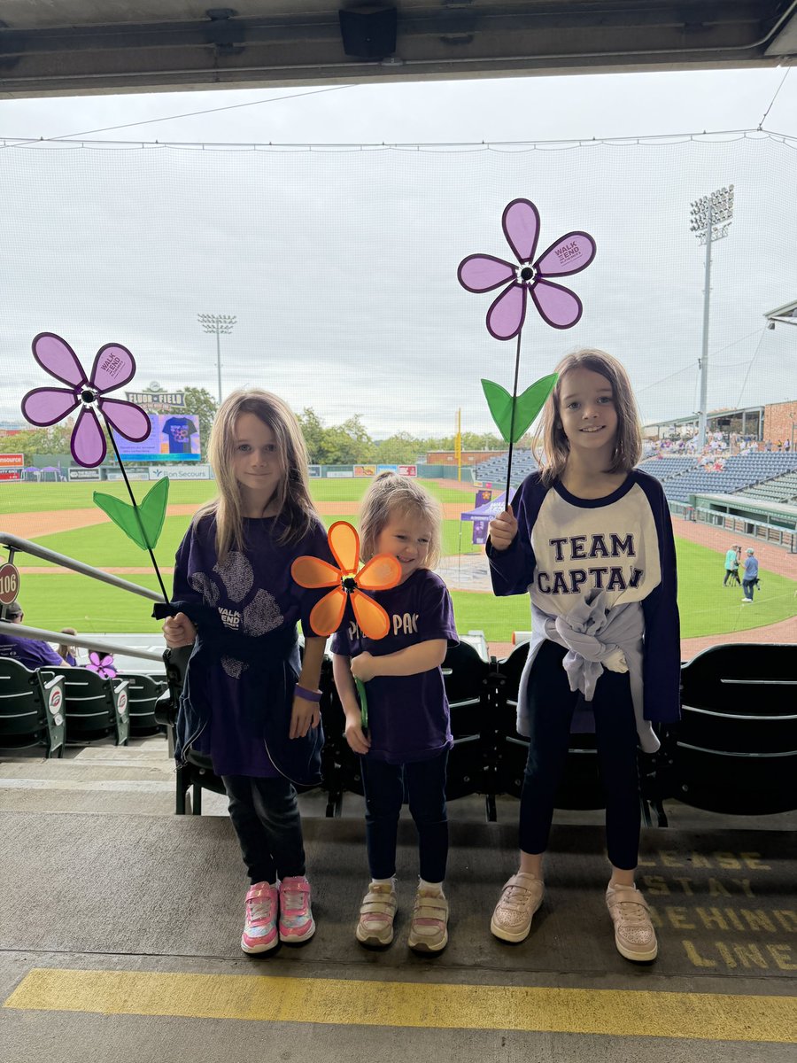 ffShaneB's tweet photo. Today is the Walk to End Alzheimer’s in Greenville!! Help us fight this disease today by donating here➡️ 

https://t.co/10VTJpPzkI

#EndALZ #Walk2EndALZ https://t.co/nrYp8jAAUB