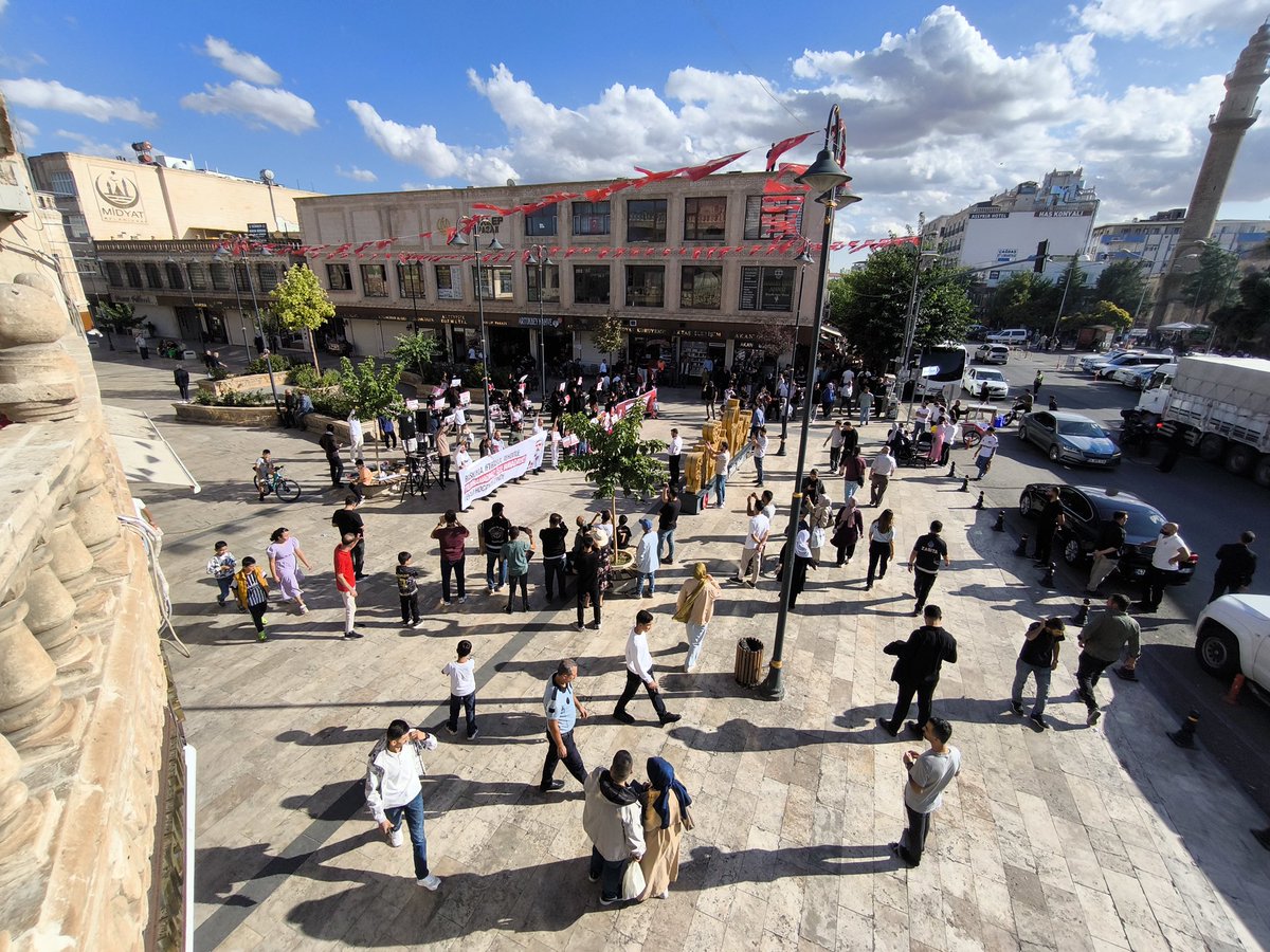 MardinFH's tweet photo. MEYDANLARDAYIZ! 

Mardin Furkan Hareketi olarak başta Alparslan Kuytul Hocaefendi olmak üzere haksız yere tutuklulu bulunan kardeşlerimiz için Basın Açıklaması gerçekleştirdik. 

📍Midyat | 4 Ekim Pazar

#CübbeliGerçekleri
TürkiyeninBelamı Cübbeli
DinDüşmanı KomiteIşBaşında https://t.co/7F4JEpTPZl