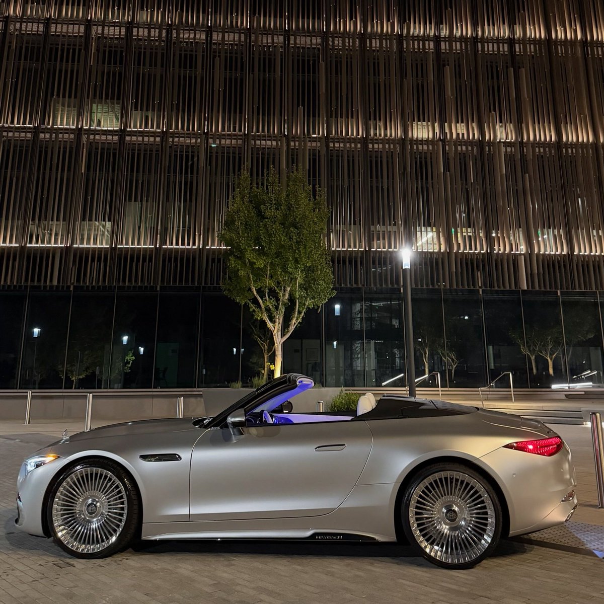 TheAutoHub's tweet photo. Maybach SL680 https://t.co/NGObgE4sgz