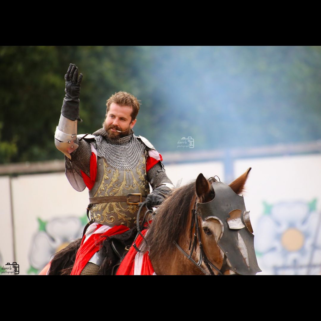 danrbphot0graph's tweet photo. Wars of the Roses Live with The Knights of Middle England at Warwick Castle!
#warsoftheroses #theknightsofmiddleengland #warwickcastle #history #horses https://t.co/m9iukK698n