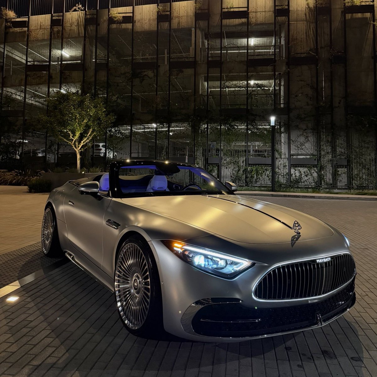 TheAutoHub's tweet photo. Maybach SL680 https://t.co/NGObgE4sgz
