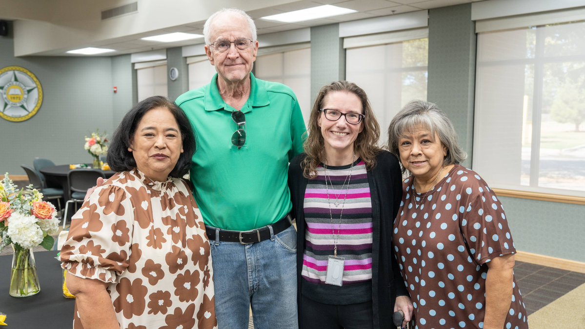 Midland_College's tweet photo. A special day celebrating our MC retirees! 💚💛 Thank you for your years of service at Midland College.

Want updates on future Retiree Luncheons? Sign up here: https://t.co/dUSGzG9OOu https://t.co/e5QtNJUnvU