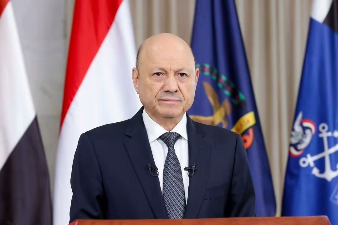 Ebrahim_Algbree's tweet photo. انطلاقًا من مسؤوليتِنا الدستوريةِ في حمايةِ سيادةِ الجمهوريةِومواطنيها،وبناءً على قراراتِ مجلسِ الدفاعِ الوطنيِّ، وبعدَاستكمالِ الإجراءاتِ والتدابيرِ اللازمةِ،أعلنُ اليومَ بدءالعملياتِ العسكريةِلاستعادةِما تبقى من أراضي الجمهوريةِ، وبسطِ سلطةِ الدولةِ ومؤسساتِها على كاملِ الترابِ https://t.co/cqddhEO69a